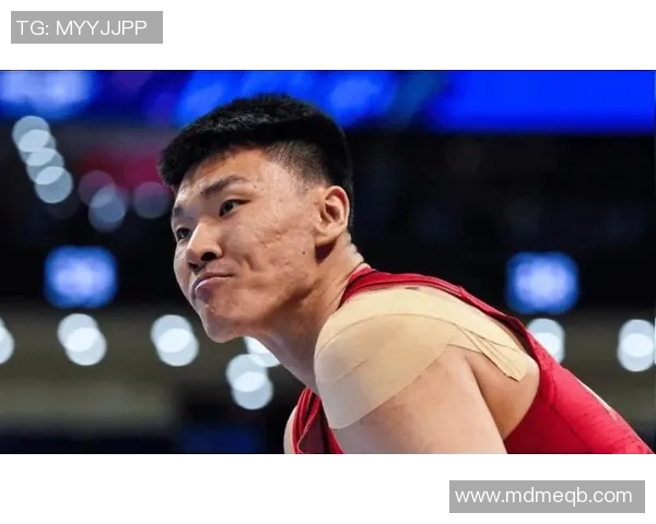 CBA顶薪球员遭到极大侮辱！排位赛一秒没打，京蜜：他上就输了